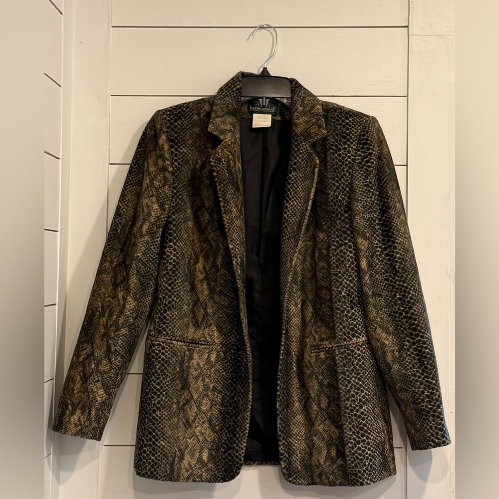 Vintage Harvé Benard Blazer 😍 - Picture 3 of 5